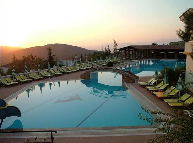 Готель Royal Park Artemisia Club Олюденіз Екстер'єр фото